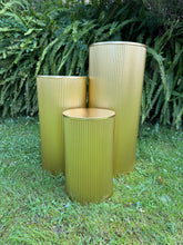 Load image into Gallery viewer, Round Ribbed Plinths - White, Black, Gold & Pink (Cake Stand) For Hire