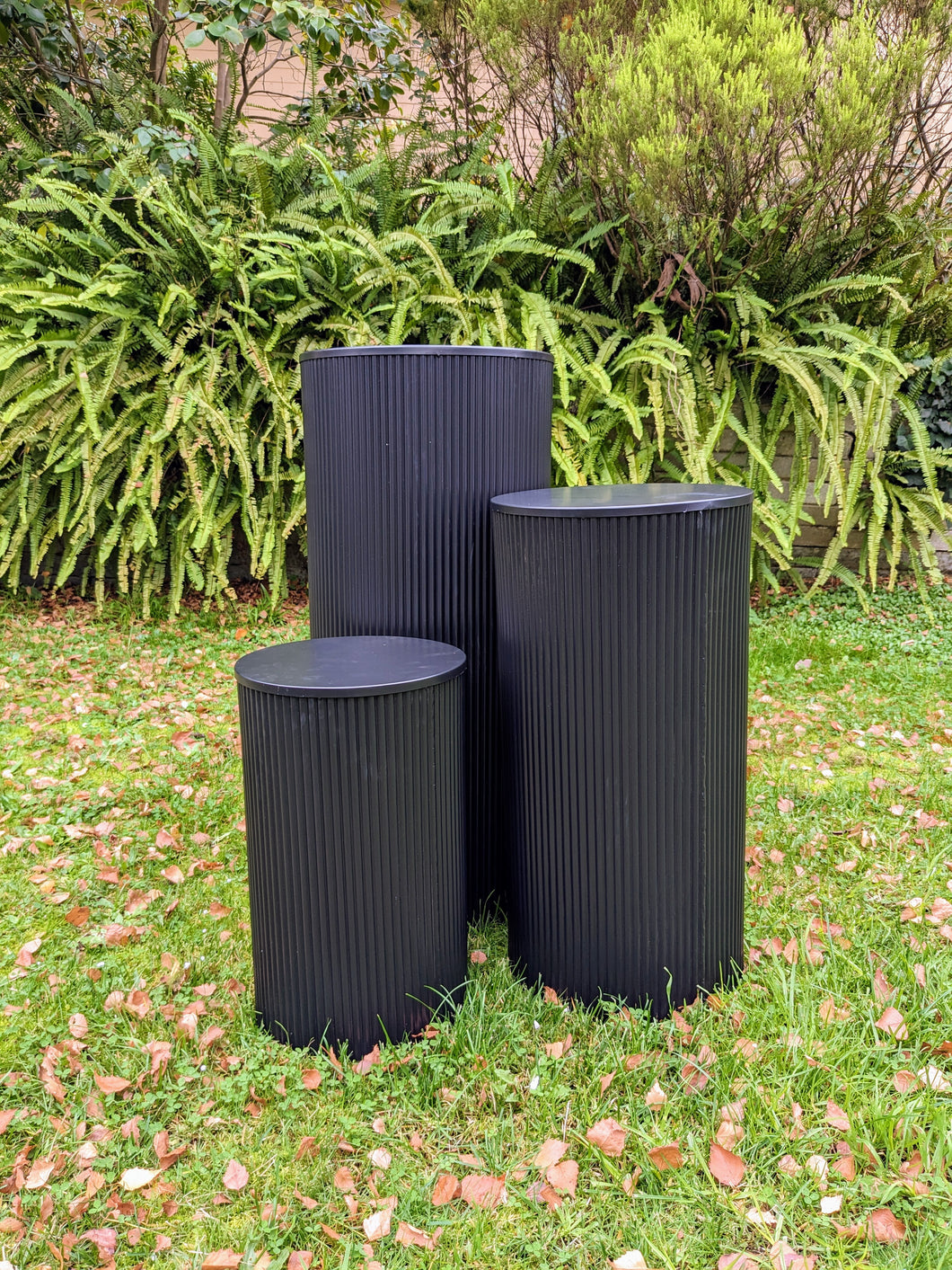Round Ribbed Plinths - Black (Cake Stand) Set of 3 - For Hire